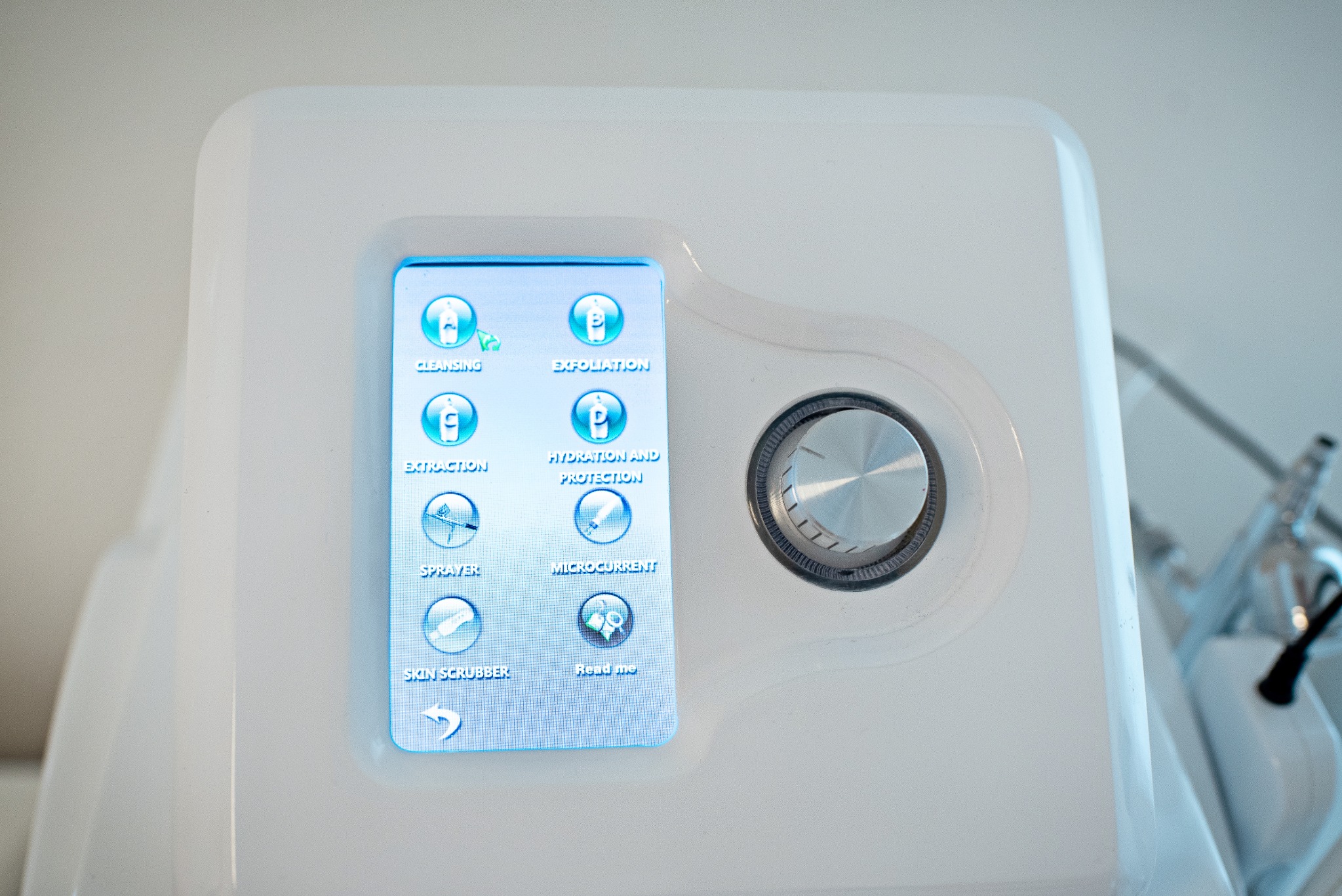 BeautyGlow Touchscreen mit Behandlungsmodulen